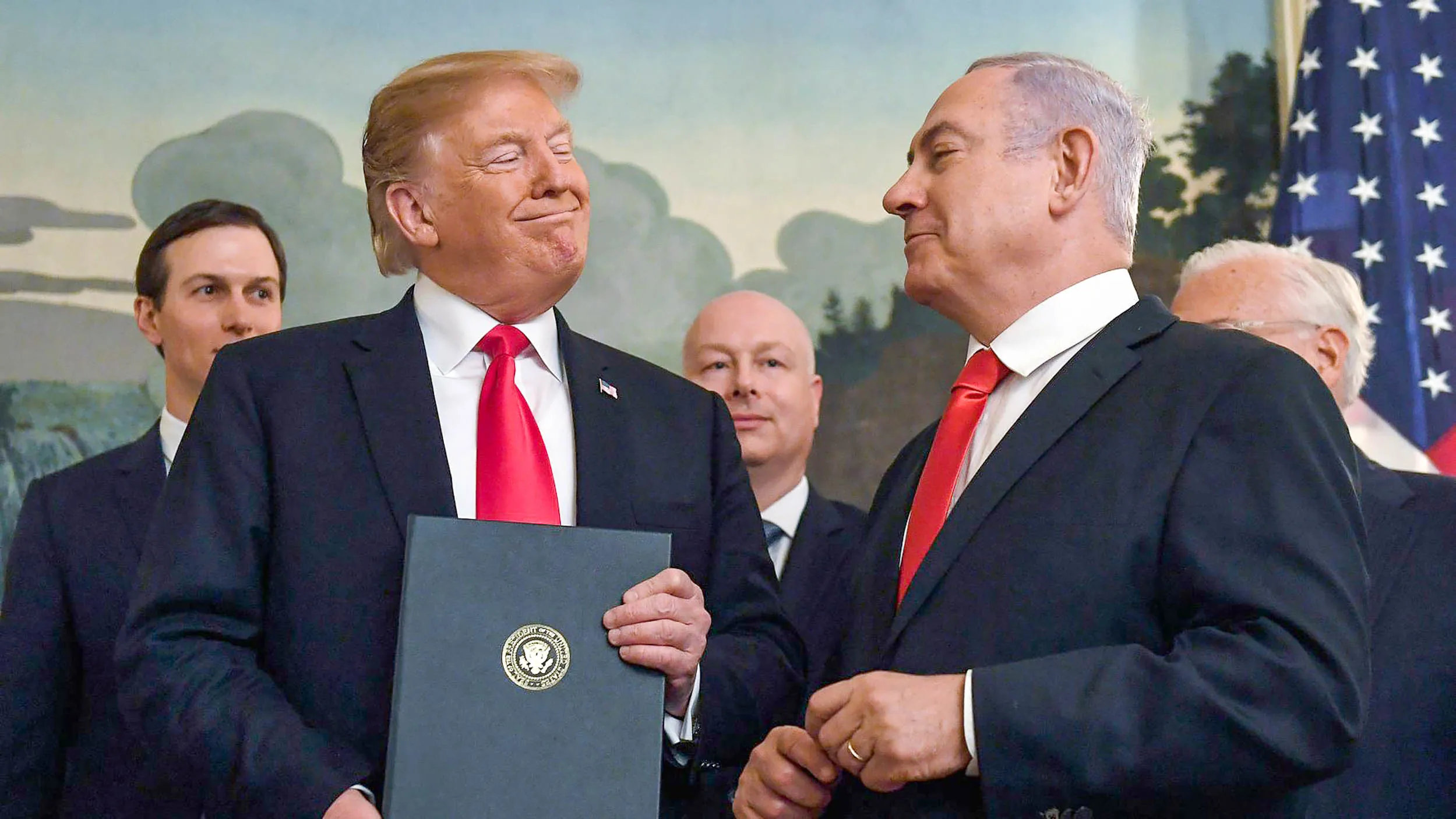 О правители мусульманских стран! «Неужели вы надеетесь, что они поверят вам»?!